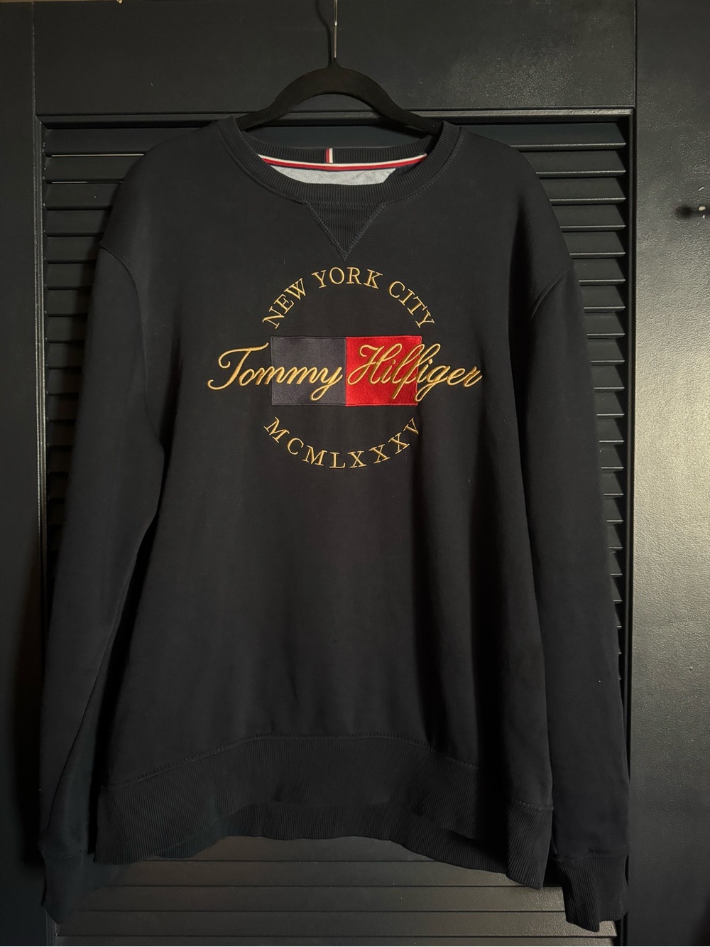 Tommy Hilfiger NYC Embroidered Navy Sweatshirt Men’s XL
